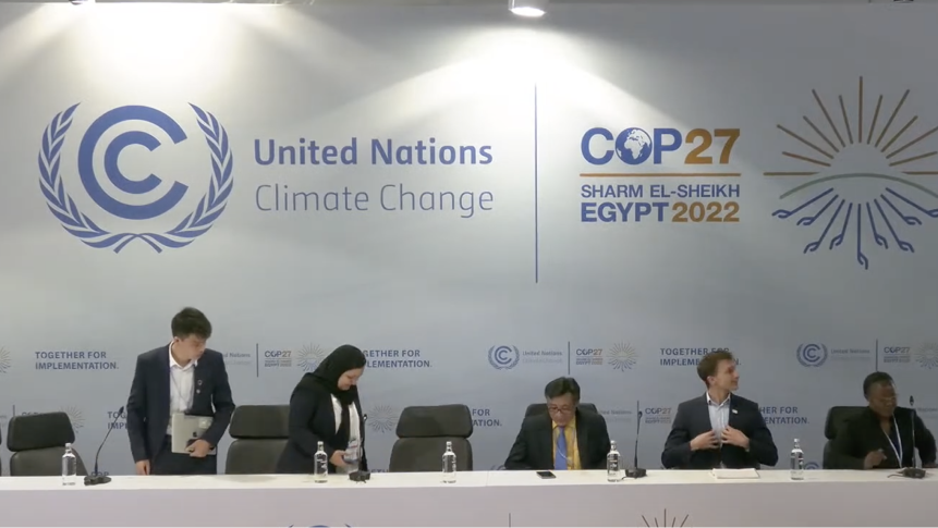 People on stage at COP27